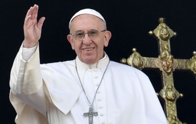 Підтримувати дітей-геїв, а не засуджувати їх, закликав батьків Папа Римський