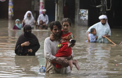 Более 130 человек стали жертвами наводнений и оползней в Индии
